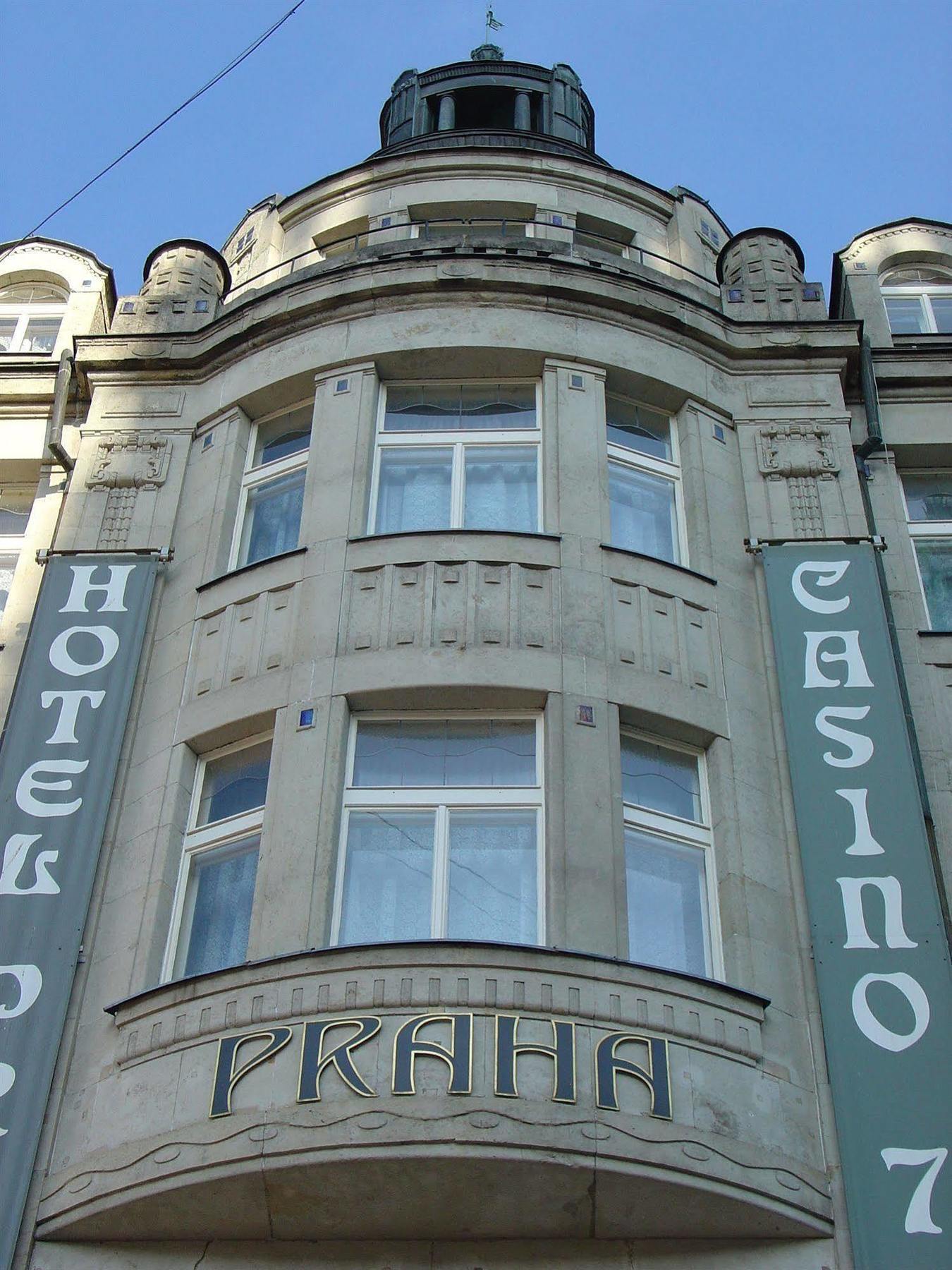 Hotel Praha Ліберець Екстер'єр фото